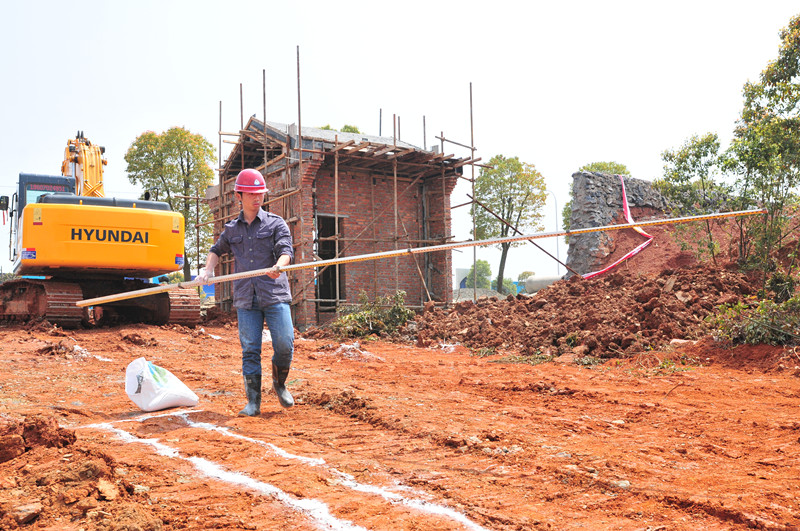 公司員工主動加強業(yè)務(wù)知識學(xué)習